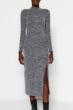 Antrasit Bisiklet Yaka Yumos Midi Y?rtmacl? ve Buzgu Detayl? Fitted Orme Elbise TWOAW24EL00246