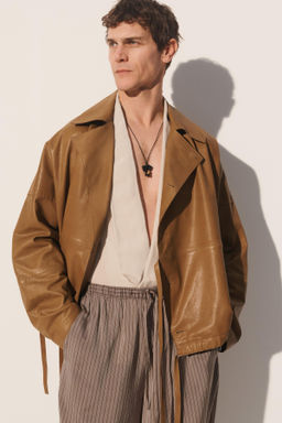 CAZADORA RELAXED FIT PIEL NAPA / Tostado