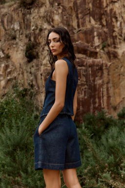 Z1975 DENIM SHORTS WITH DARTS AND BELT - Zara фото 19