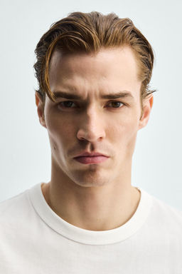 T-SHIRT WITH CONTRAST PATCH - Zara фото 20