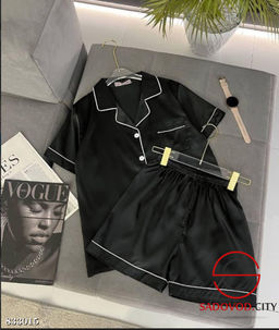 Пижама с шортами и рубашкой