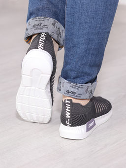 Слипоны женские на шнурках