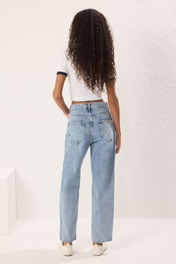 Mavi Yuksek Bel Boru Paca Relaxed Mom Jeans TWOSS25JE00210 - Trendyolmilla фото 4