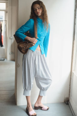 CAMISA ENTALLADA TAFET?N / Azul el?ctrico