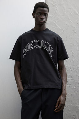 Camiseta con motivo estampado Loose Fit