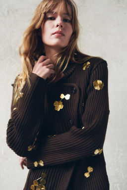 KNIT CARDIGAN WITH GOLD FLOWERS - Zara фото 3