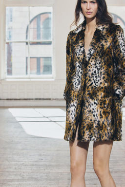 ANIMAL PRINT FAUX FUR COAT ZW COLLECTION - Zara фото 4