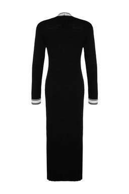 TRENDYOLMILLA Siyah Maxi Triko Renk Bloklu Elbise TWOAW24EL00017  фото 8