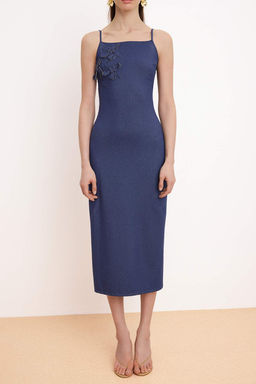 Indigo Bodycon Kare Yaka Kolsuz Aksesuar Detayl? 2 iplik penye Orme Elbise TWOSS26EL00376 - Trendyolmilla фото 3