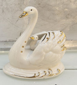 Цена за 1 шт. Фигурка Лебеди / B2096 /уп 60/