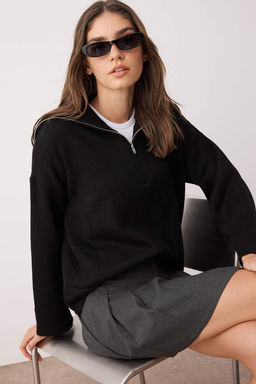 Siyah Genis Kal?p Yumusak Dokulu Fermuarl? Triko Kazak TWOAW23KZ00236