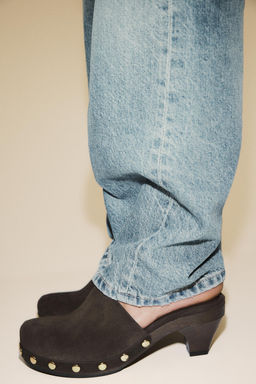 SPLIT SUEDE STUDDED KITTEN CLOGS - Zara фото 11