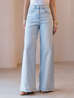 Джинсы-трубы из эластичного денима