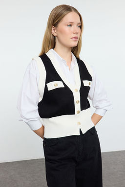 TRENDYOLMILLA Ekru Cep Detayl? V Yaka Fitted Yelek TWOAW25YE00029