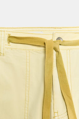 PANTAL?N OVERSIZE CARGO / Amarillo