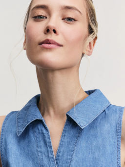 Джинсовая рубашка без рукавов / Zarina фото 6