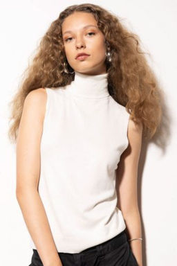 Regular Fit Bal?kc? Yaka Kolsuz Basic Duz Triko Kazak