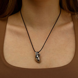 Кулон на шнурке «Анатомия» сердце, цвет чернёное серебро на чёрном шнурке, 43 см