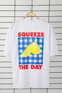 Beyaz Oversize/Genis Kesim Limon Bask?l? %100 Pamuklu T-Shirt TMNSS23TS00089