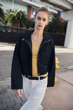 CHAQUETA CORTA CUELLO SUBIDO / Marino