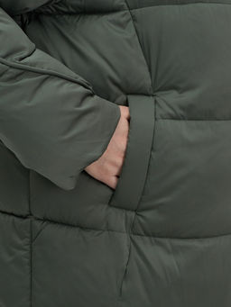 Куртка зимняя женская с капюшоном модная цвета хаки 7651Kh - Visdeer фото 10