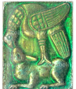 Значок барельеф грифон и кролик