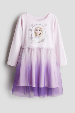 Vestido con falda de tul y motivo estampado