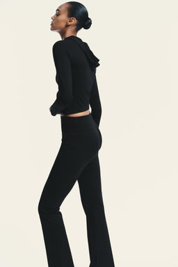 SEAMLESS POLYAMIDE FLARE TROUSERS - Zara фото 3