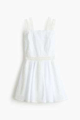 Vestido de tirantes con detalles de encaje