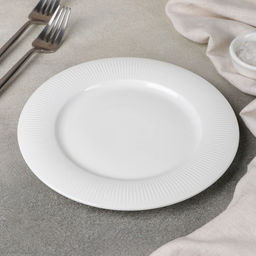 Тарелка фарфоровая десертная «Паола», d=20 см, цвет белый