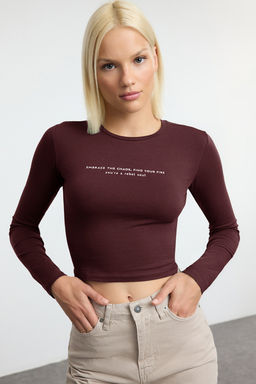 Bordo Slogan Bask?l? Vucuda Oturan Crop Esnek Orme Bluz TWOAW25BZ00148