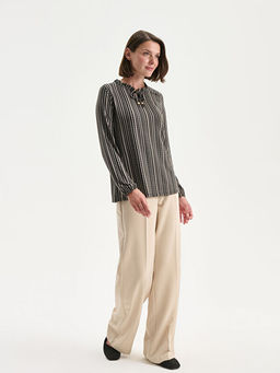 Ba?lamal? Yaka Desenli Bluz