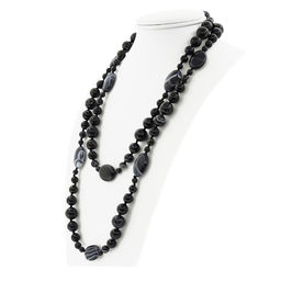 Агат черный (Бразилия), разноразмерные с плоскими овалами, бусы "Стихия" длина бус 128см