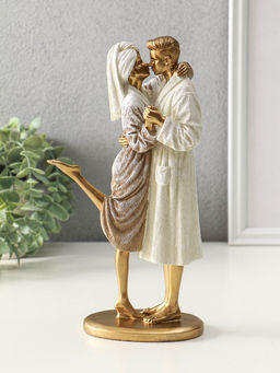 Сувенир полистоун "Влюблённые в банных халатах" 7,5х13,5х26 см