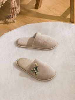 ?i?ek Nak??l? Kad?n Ev Terli?i