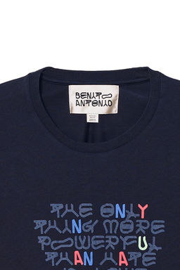 CAMISETA CROPPED FIT TEXTO AMOR / Marino