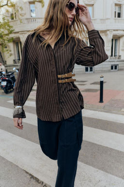 STRIPED SHIRT WITH BUCKLES - Zara фото 4