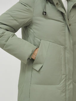 Куртка зимняя с капюшоном удлиненная стеганная зеленого цвета 9650Z - Mtforce фото 19