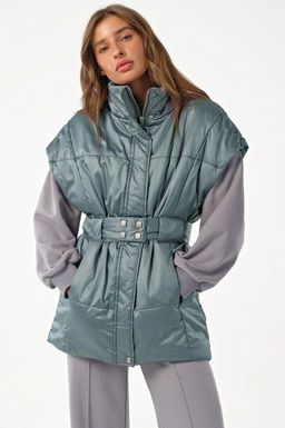Жилет утепленный оверсайз на молнии серо-зеленый