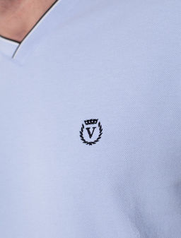 Футболка с V-вырезом из премиального хлопка с эластаном - Vilatte фото 4