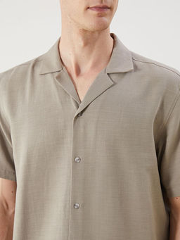 Regular Fit K?sa Kollu Keten G?r?n?ml? Erkek G?mlek