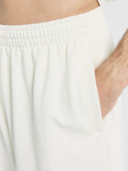 Шорты мужские в светло-молочном цвете св.молочный 131093