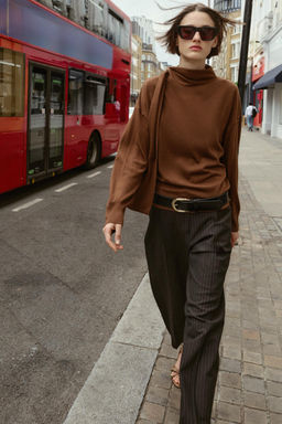 FINE KNIT BOW SWEATER