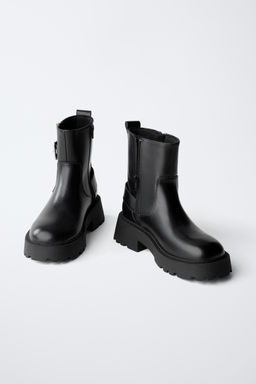 ANKLE BOOTS WITH BUCKLES - Zara фото 3