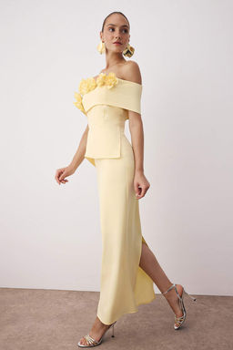Sar? Carmen Yaka Finike Maxi S?k Abiye Gece Mezuniyet Elbisesi TPRSS25AE00196