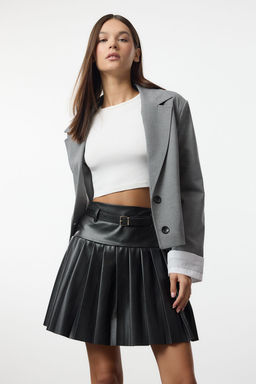 TRENDYOLMILLA Siyah Piliseli Kemer Detayl? Mini Etek TWOAW25ET00154 фото 2