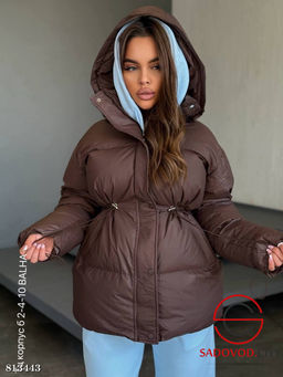 Куртка с капюшоном и регулируемой талией