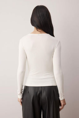 K?rm?z? Cut Out Detayl? Vucuda Oturan Yumusak Tuseli Esnek Orme Bluz TWOAW26BZ00126 - Trendyolmilla фото 14