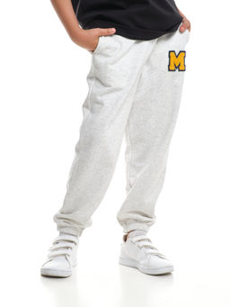Брюки спортивные с эмблемой 22-7611 светло-серый меланж - Mini maxi фото 3