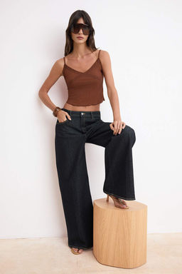 Kahverengi Fitted/Vucuda Oturan Havuz Yaka Dantel Detayl? Crop Dokulu Orme Bluz TWOSS26BZ00160